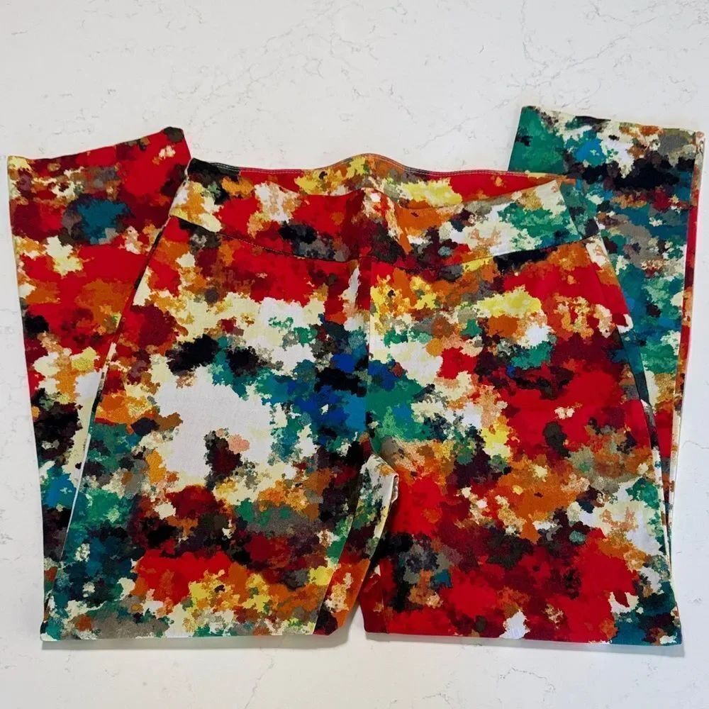 Attyre Multicolor Abstract Print Leggings.  Stretchy. Size 6